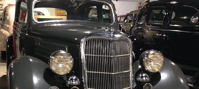 1935 Ford Tudor