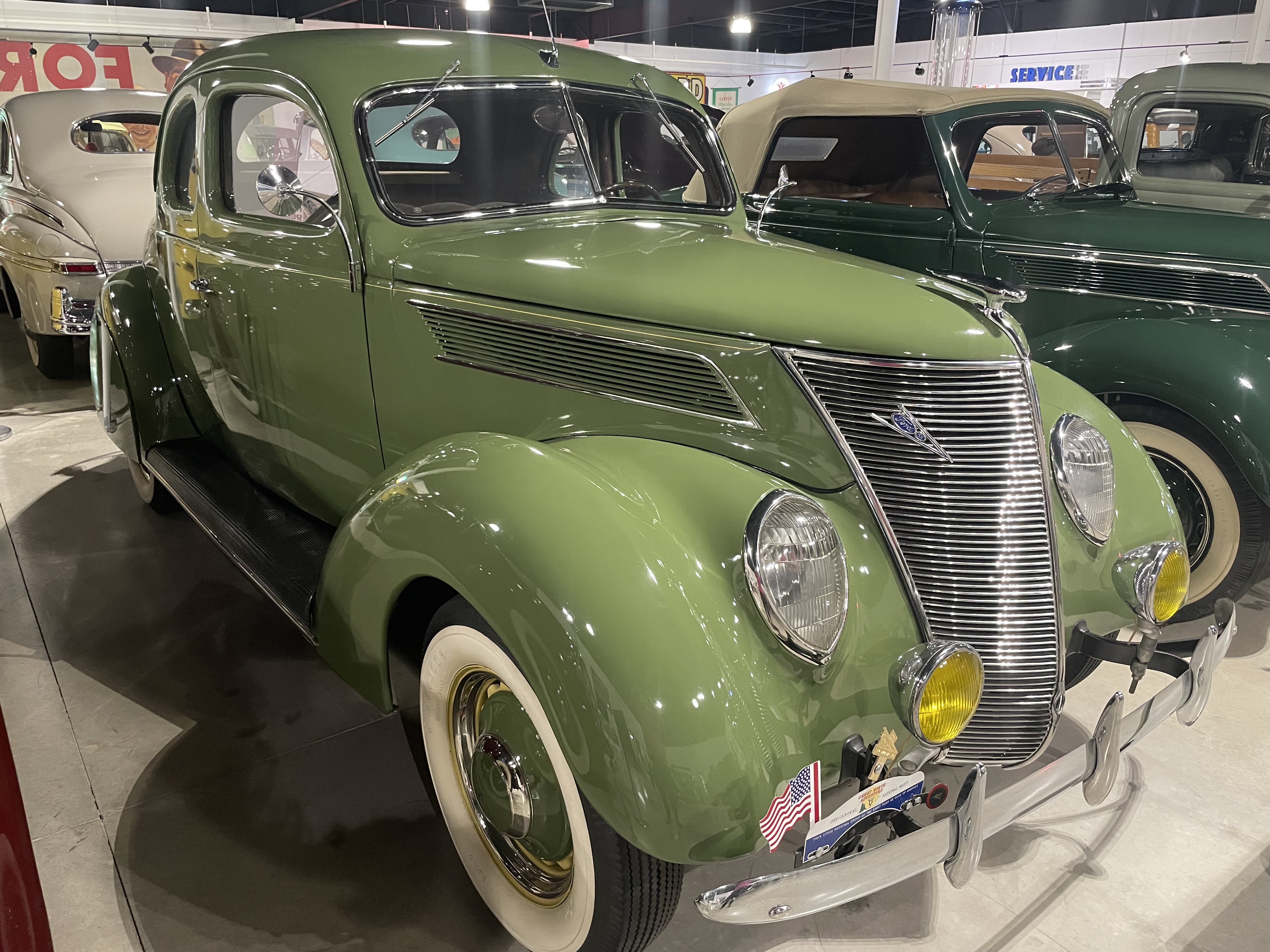 1937 Ford Deluxe 5-Window Coupe