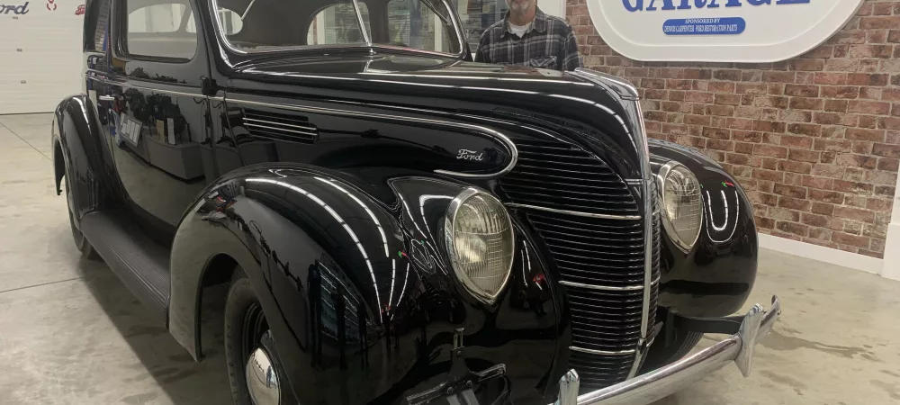 1939 Ford Standard Tudor Sedan